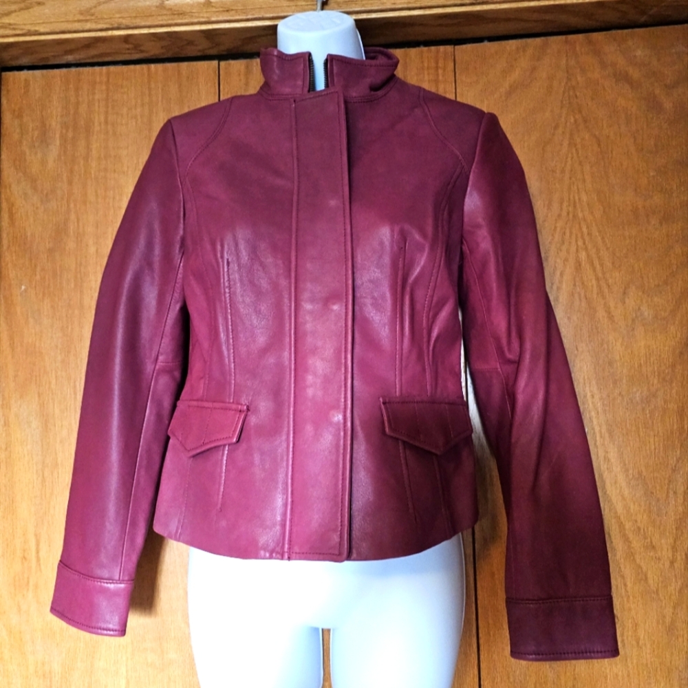 Gorgeous wine colored Banana Republic petite brand new soft leather jacket
